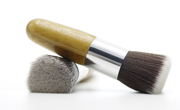 Pinsel klein mit Holzgriff